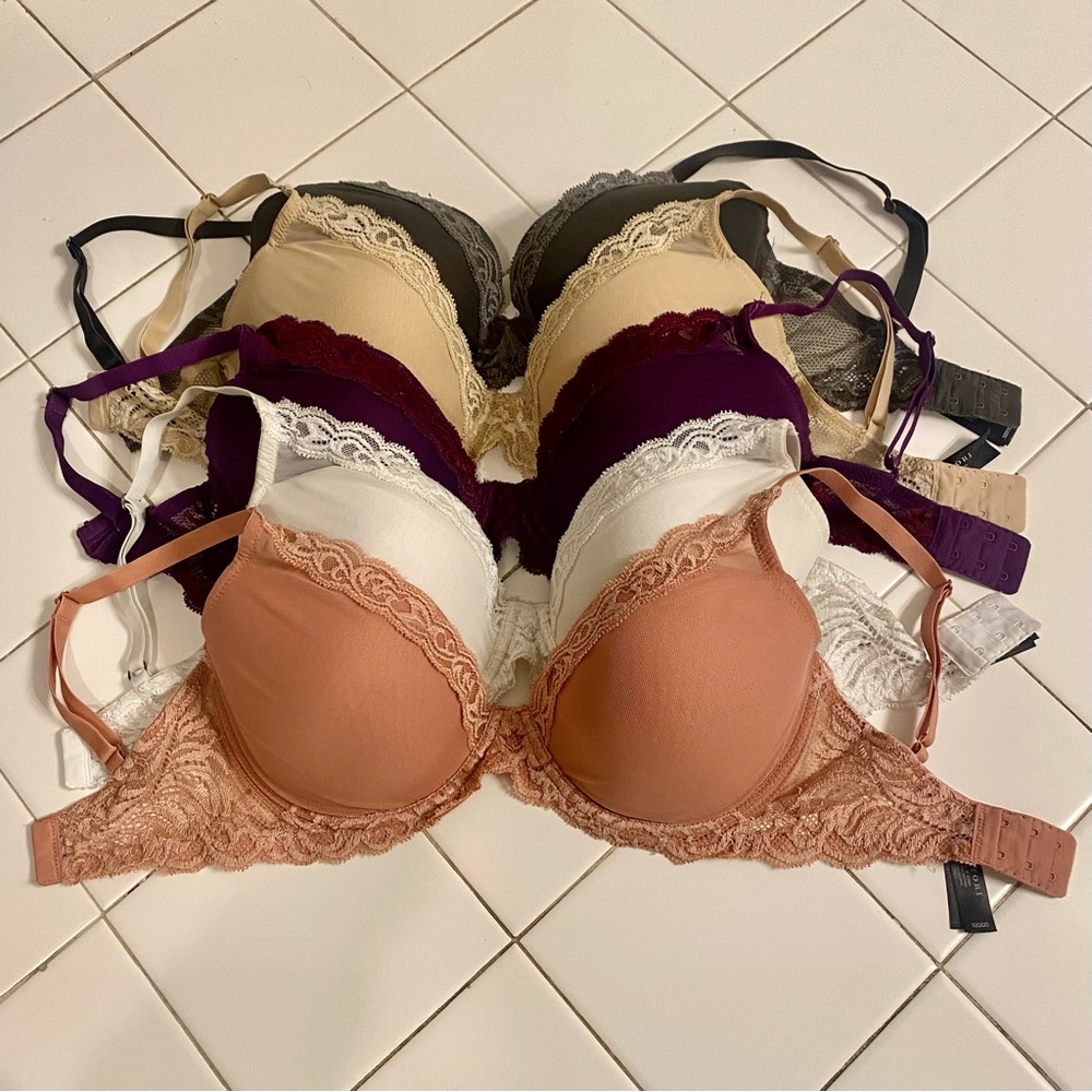 Natori Feathers Plunge Bras in Bundle of 5. Size 32DDD